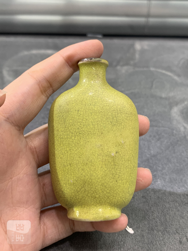 清晚期茶叶末釉鼻烟壶 - 图2